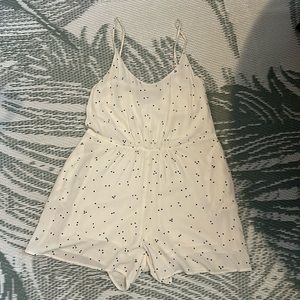 Oak and Fort cream romper with black dots , ruching detail at waist size small